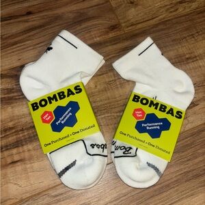 2 Pairs Bombas Medium White and Black Performance Running Socks